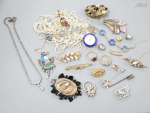 A quantity of mixed Victorian and later jewellery, including...