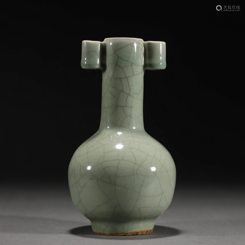 A Chinese Longquan Celadon Glazed Arrow Vase Song Dyn.