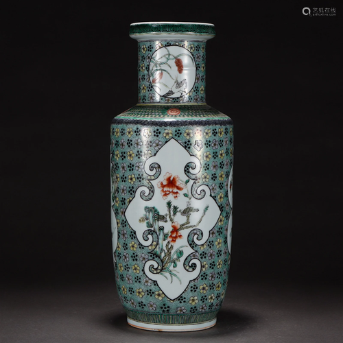 A Chinese Famille Verte Mallet Vase Qing Dyn.