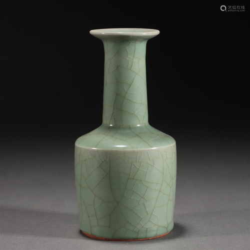 A Chinese Longquan Celadon Glazed Mallet Vase Song Dyn.