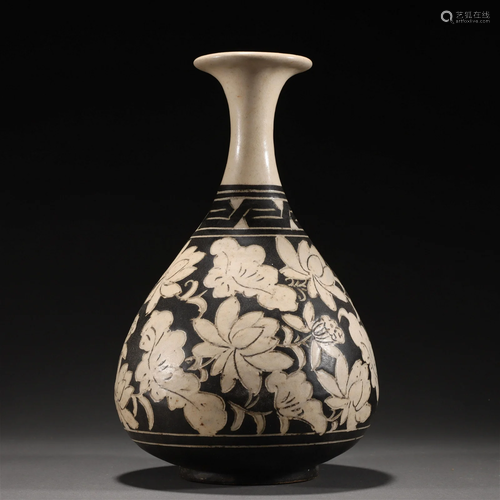 A Chinese Cizhou-ware Vase Yuhuchunping Song Dyn.