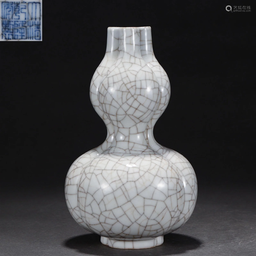 A Chinese Ge-ware Double-gourds Vase Qing Dyn.