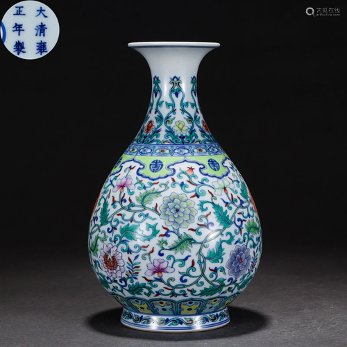 A Chinese Doucai Glazed Vase Yuhuchunping Qing Dyn.