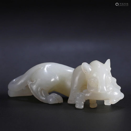 A Chinese Carved White Jade Beast Qing Dyn.