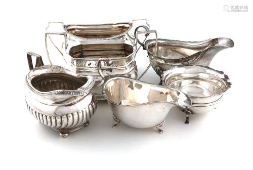 A mixed lot of silver items, various dates and makers, compr...