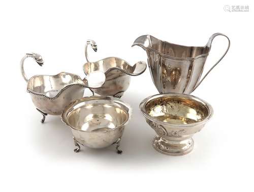 A mixed lot of silver items, various dates and makers, compr...