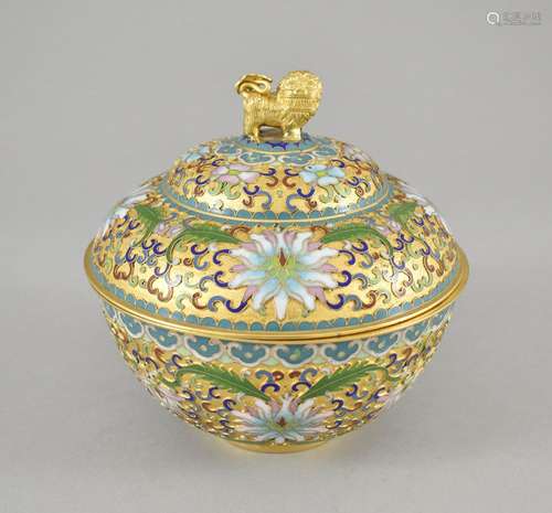 Grosse Cloisonne-Dose.