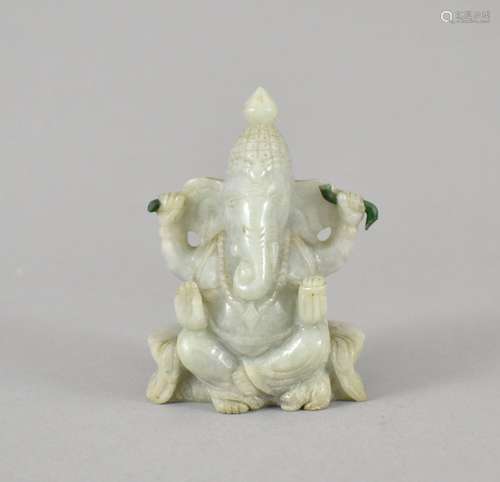 Sitzender vierarmiger Ganesha.