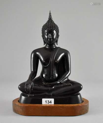 Sitzender Buddha.