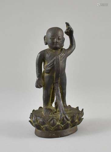 Stehender Buddha als Kind,