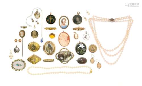 A collection of jewellery, including; fifteen assorted brooc...