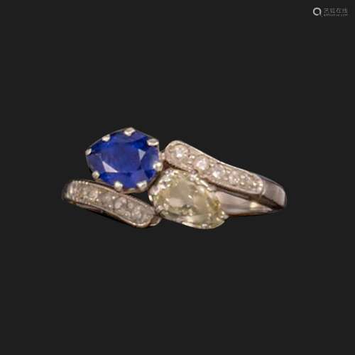 A sapphire and diamond toi-et-moi ring, early 20th century, ...