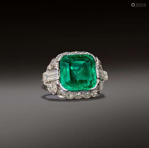 An Art Deco emerald and diamond cluster ring, the square eme...