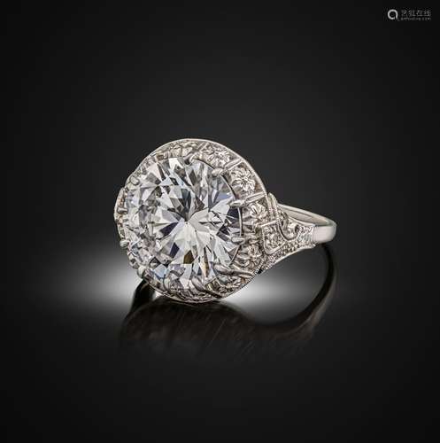 A diamond solitaire ring, set with a round brilliant-cut dia...