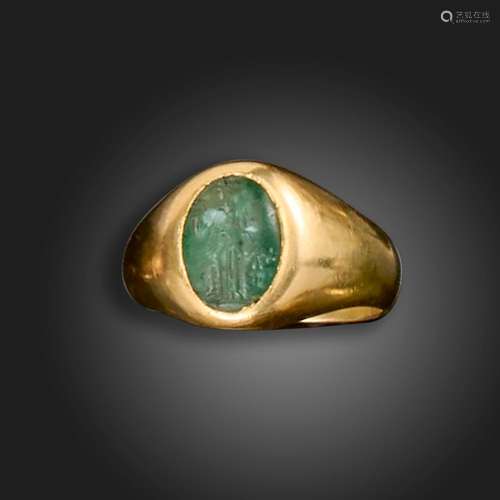 A Roman chrome chalcedony intaglio ring, c.2nd century AD, d...