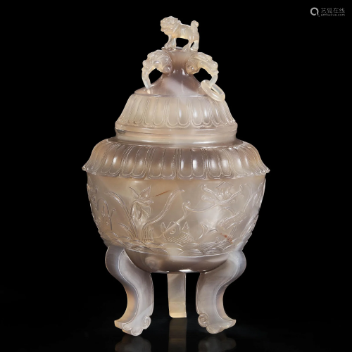 A Chinese carved agate censer and cover 玛瑙带盖香炉 Of
