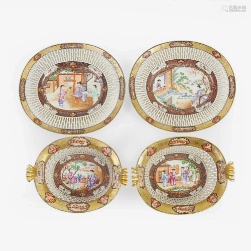 A pair of “Rockefeller” pattern Chinese export porcelain pie...