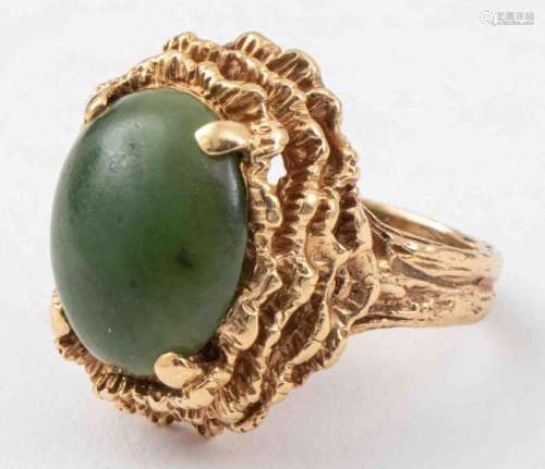 Vintage 14K Yellow Gold Jade Ring