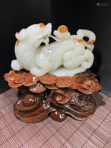 Superb Vintage Chinese Hetian Jade Divine Beast Statue