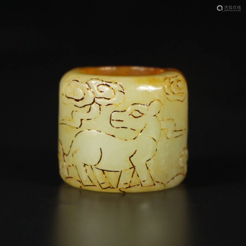 Vintage Hetian Jade Low Relief Lucky Beast Thumb Ring