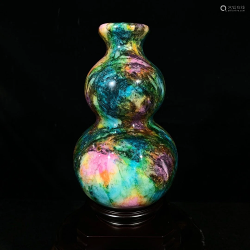 Beautiful Multicolor Jade Gourd Shape Vase