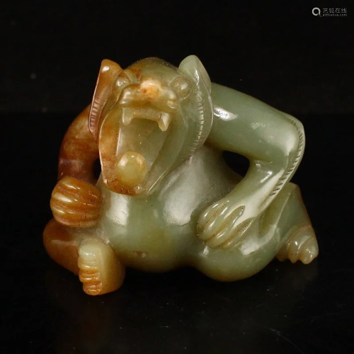 Hand Carved Vintage Chinese Hetian Jade Bear Statue