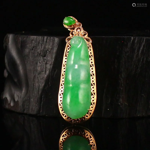 Superb 18k Gold Inlay Jadeite Bean Pod Pendant