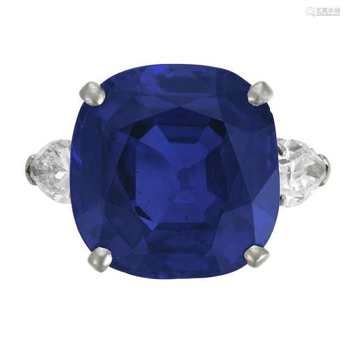 VAN CLEEF & ARPELS SAPPHIRE AND DIAMOND RING