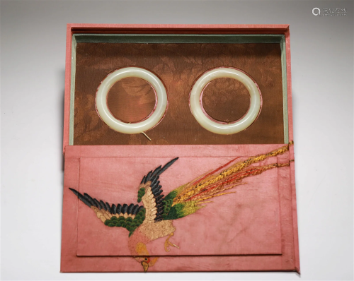 Hetian white jade bracelet of Qing Dynasty