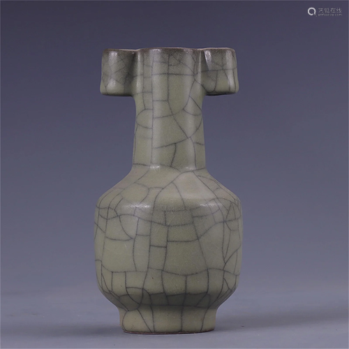 A Chinese Ge Type Glazed Porcelain Vase with Double Ears