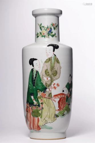 A Chinese Wucai Glazed Porcelain Vase