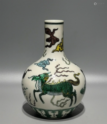 A Chinese Sancai Glazed Porcelain Vase