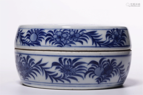 A Chinese Blue and White Porcelain Box with Cover