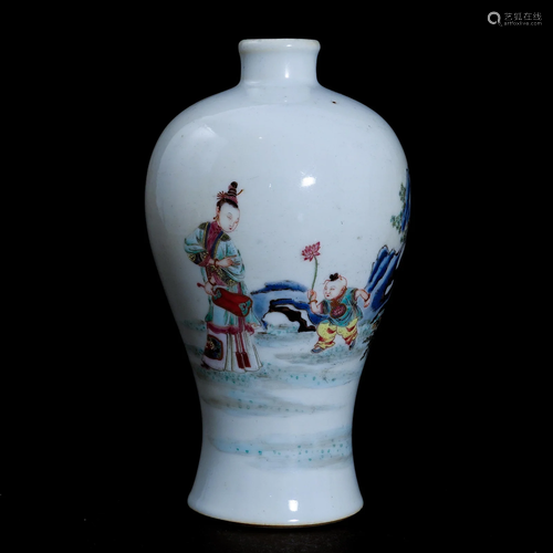 A famille rose vase with figuresin the Yongzheng period of t...