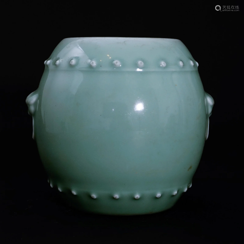 A celadon jar in the Qianlong period of the Qing Dynasty
