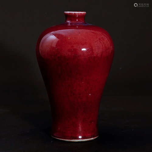 A red glaze vase in Qing Dynasty