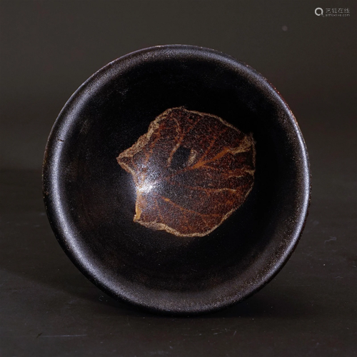 A cup from Jizhou warewith a leaf patternin Song Dynasty