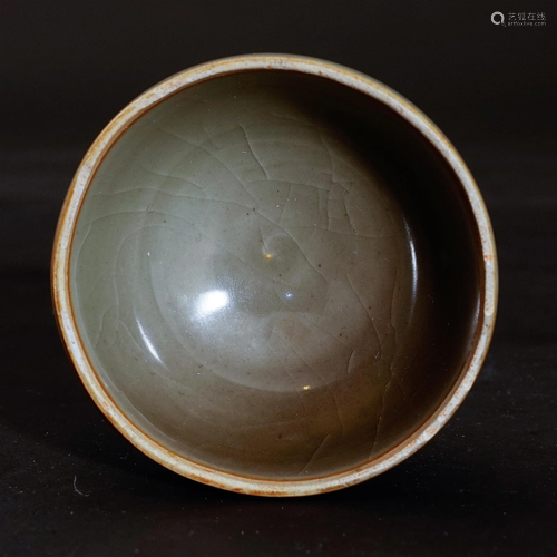 A cup from Longquan warein Song Dynasty