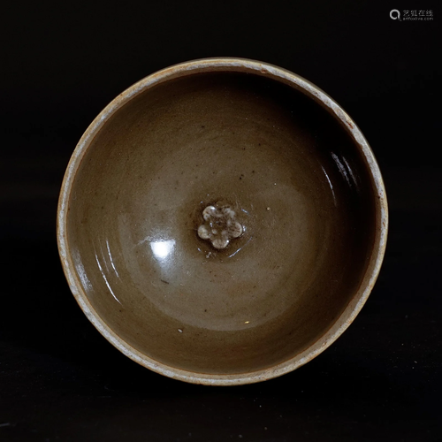 A cup from Longquan warein Song Dynasty