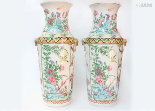 Pair of Chinese Rose Medallion Porcelain Vase