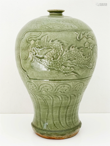 Chinese Celadon Glazed Ceramic Meiping Vase