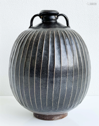 Chinese Henan Black Glazed Ceramic Ribbed Jar