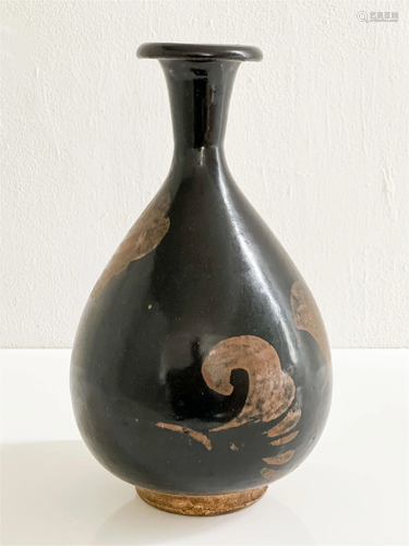 Chinese Henan Black and Russet Glazed Vase