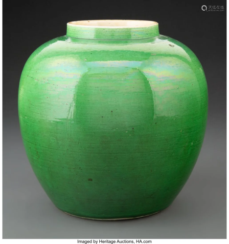 A Chinese Green Glazed Porcelain Jar, Qing Dynas