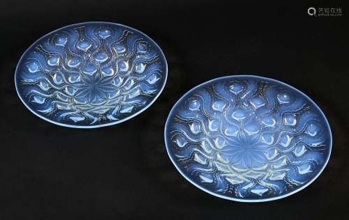 PAIR OF LALIQUE GLASS BOWLS - BULBES a pair of opalescent gl...
