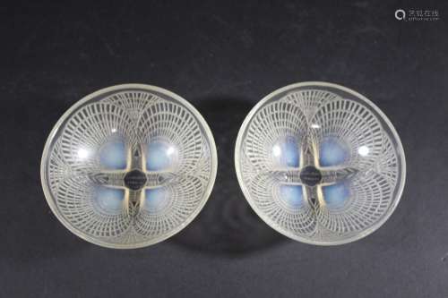 PAIR OF LALIQUE BOWLS - COQUILLES a pair of small opalescent...