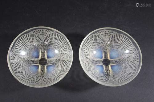 PAIR OF LALIQUE BOWLS - COQUILLES a small pair of opalescent...