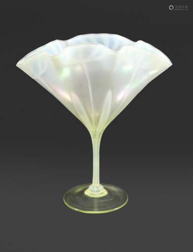 JAMES POWELL & SONS VASELINE GLASS VASE a fan shaped vas...