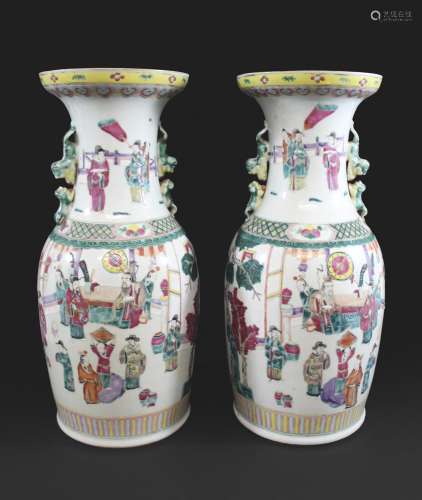 PAIR OF LARGE 19THC CHINESE VASES a large pair of Chinese ex...