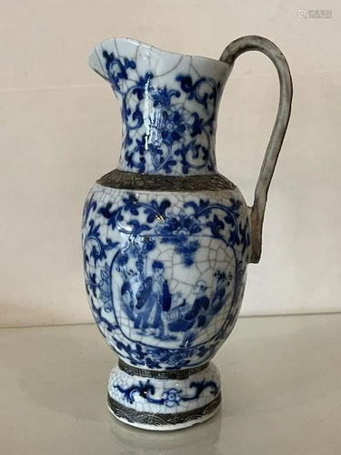 A Qing Dynasty Porcelain Water Pitcher